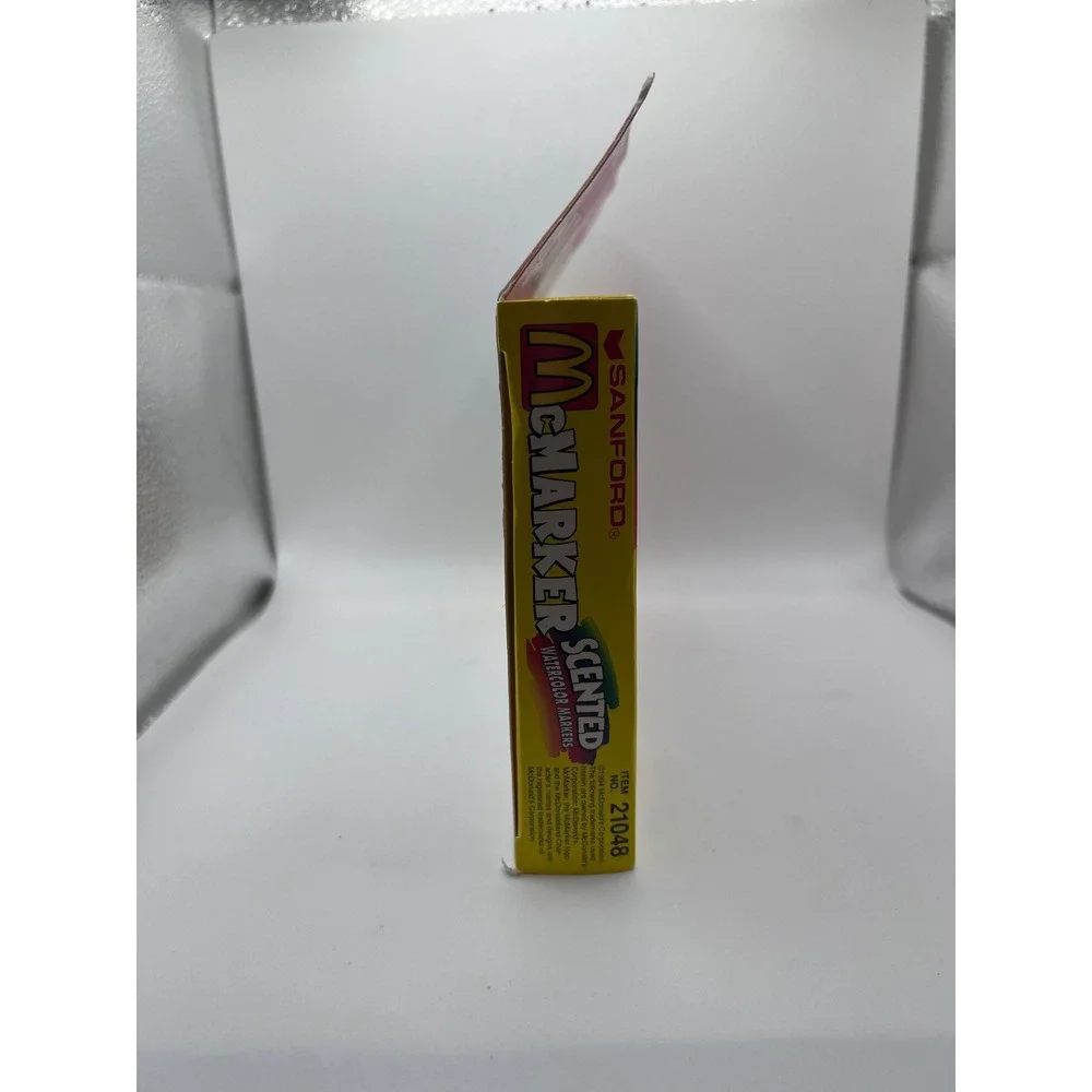 McDonald's McMarkers Set Of 8 Scented Watercolor Markers W Holder 1994 NOS (1)